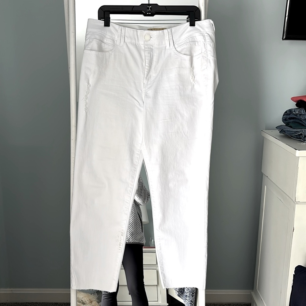 White jeans w/raw hem, slight distressing, democracy brand size 14